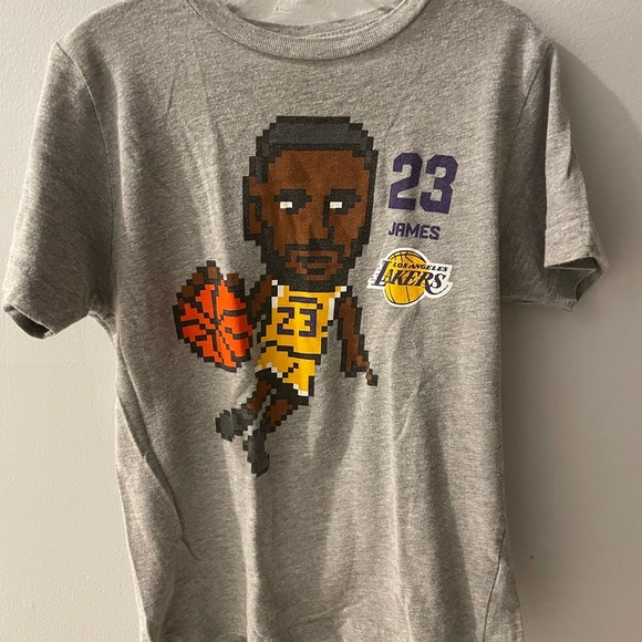NBA Los Angeles Lakers T-shirt Pixel Players LeBron James 23 size kids small - Picture 1 of 3